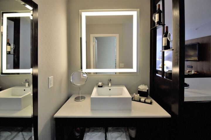 Room 29 of 59