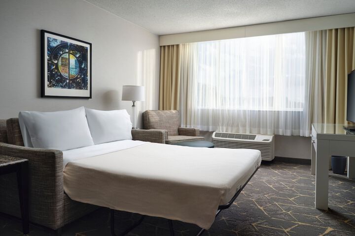 Holiday Inn & Suites Marlborough by IHG