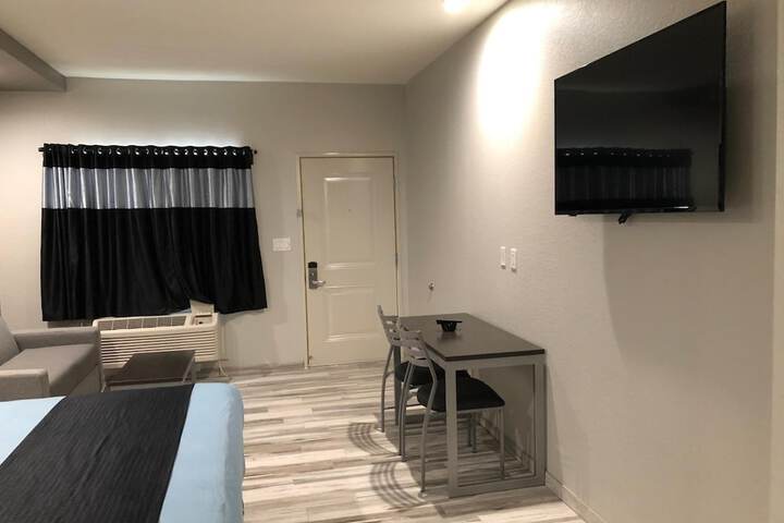 Room 9 of 23