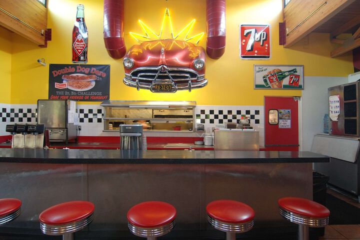 Dining 41 of 49
