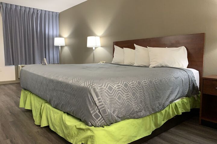 Room 17 of 46