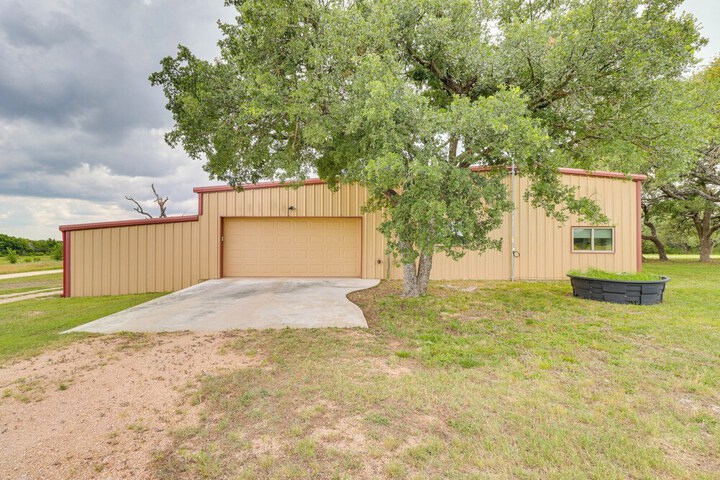 Bertram Ranch Property w / Patio & Gas Grill!