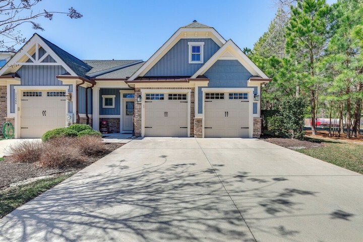Swim Hike & Chill: Spacious Ocean View Townhome!