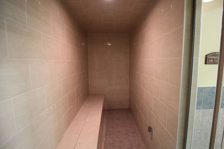 Room 32 of 108