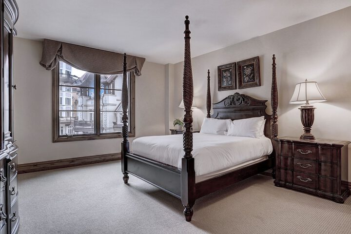 Room 313 of 450