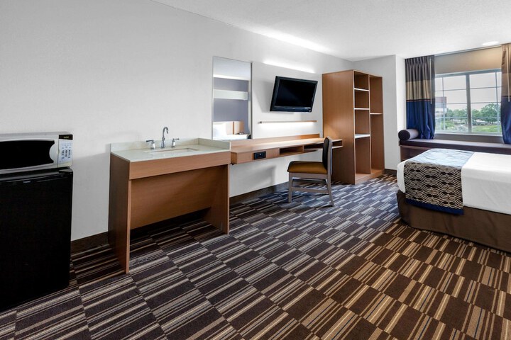Room 15 of 49