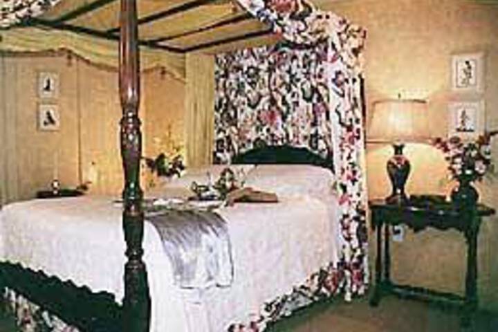 Longwood Country Inn