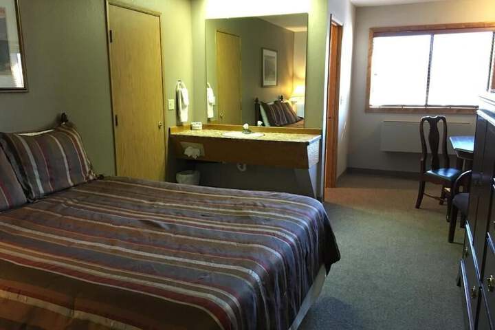 Timber Lodge Inn