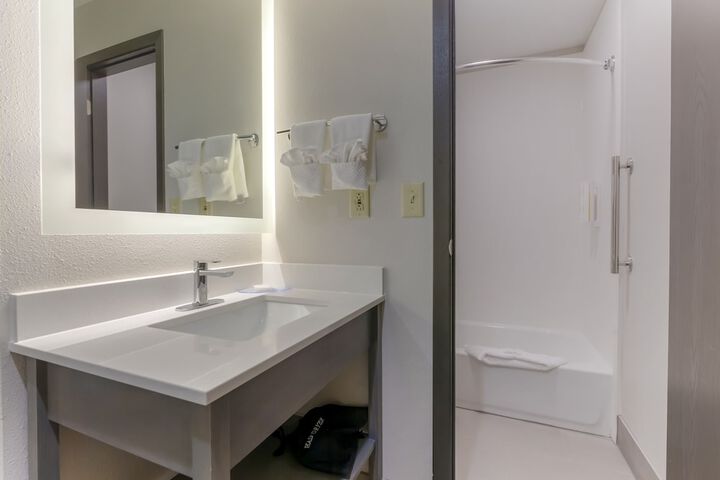 Room 18 of 46