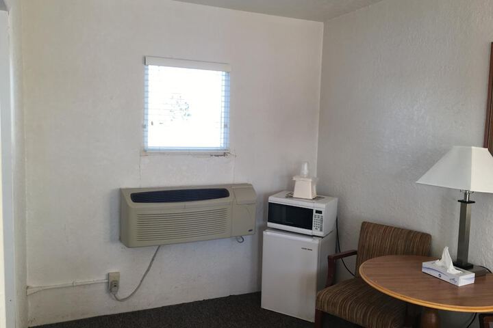 Room 14 of 40