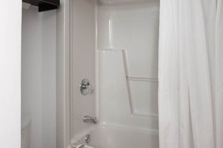 Room 36 of 105