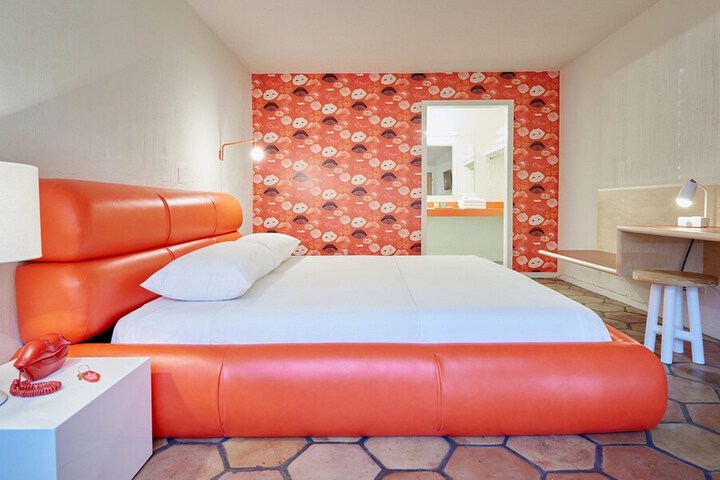 Room 96 of 119
