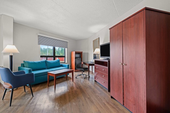 Days Inn by Wyndham Utica
