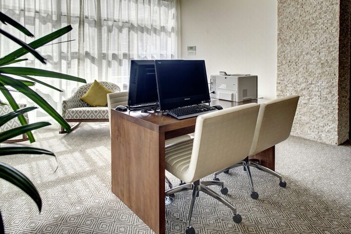Business Center 64 of 67