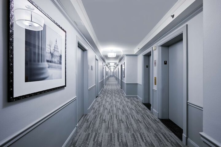 Ballroom/Hall 34 of 37