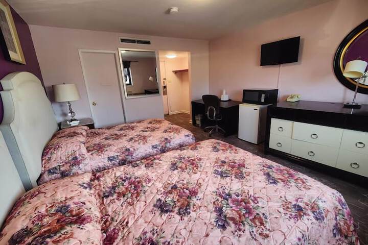 Room 13 of 25