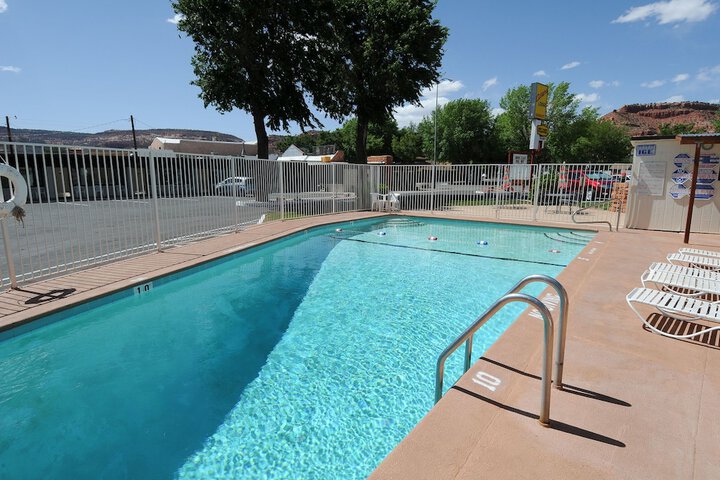 Pool 20 of 58