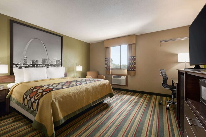 Room 37 of 40