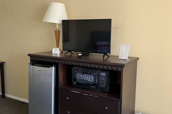 Ambassador Inn & Suites