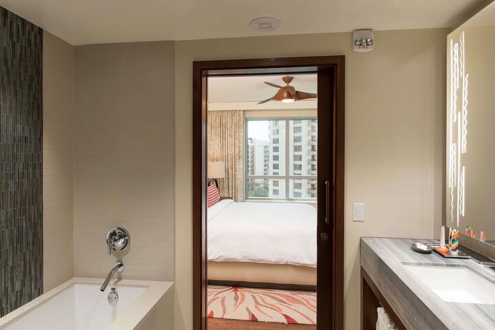 Room 64 of 83