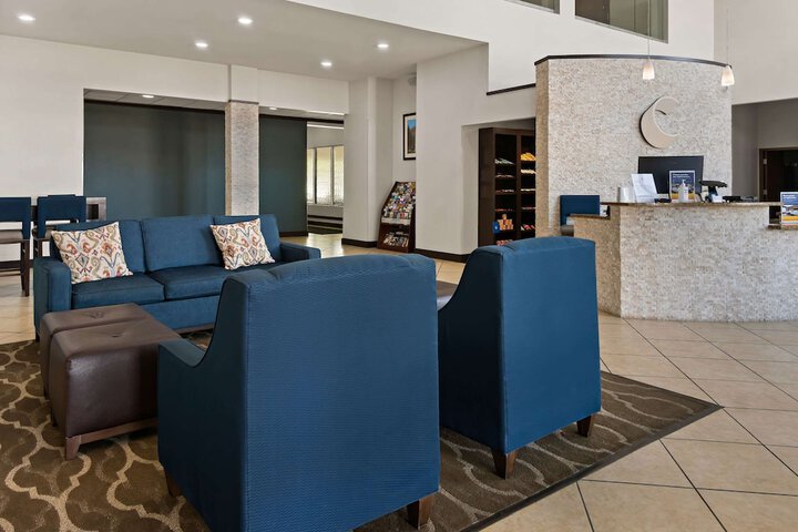 Hotel Interior 10 of 38