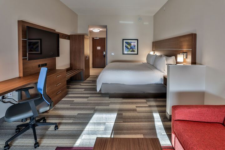 Room 35 of 67