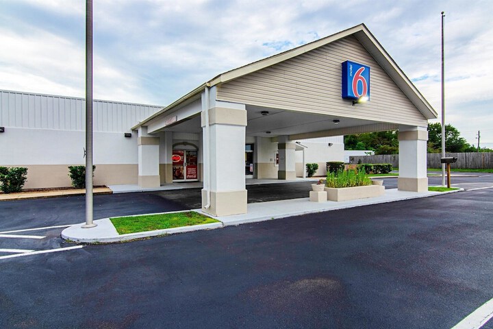 Motel 6 Bay Minette AL