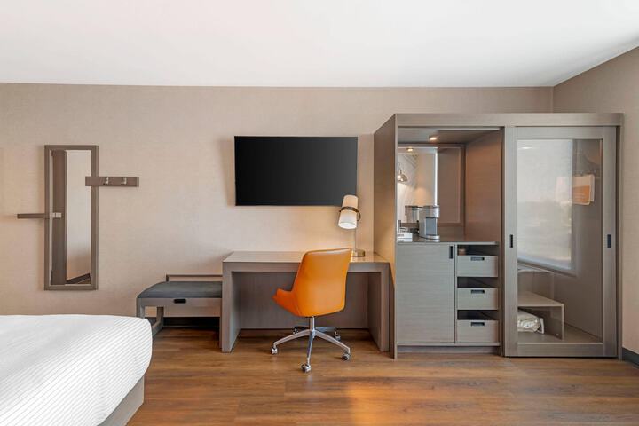 Cambria Hotel & Suites Plymouth