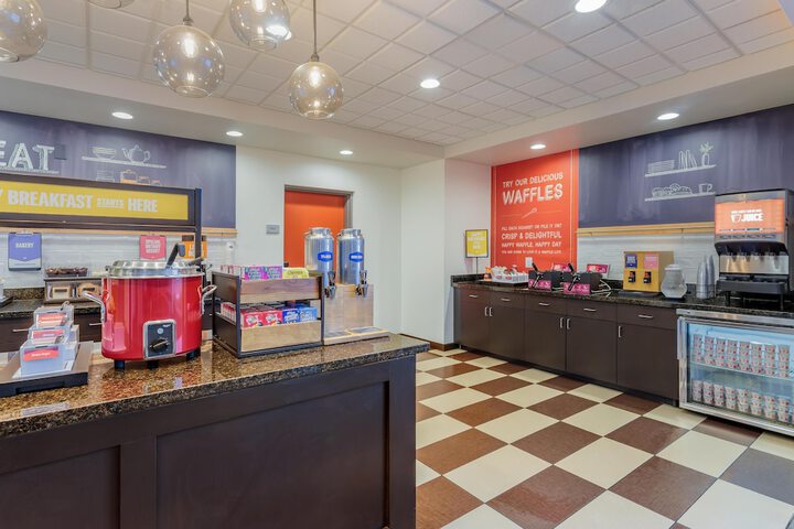Hampton Inn & Suites Parkersburg Downtown