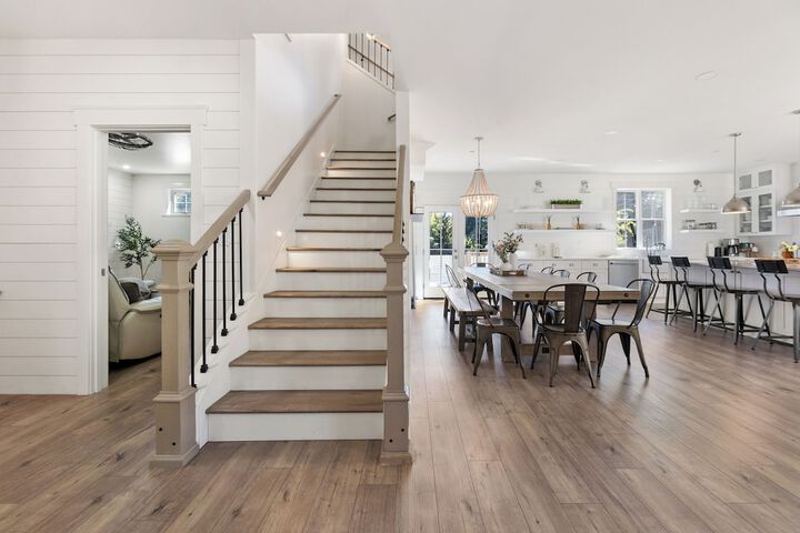 Serene 5BR Farmhouse Retreat Shoreline