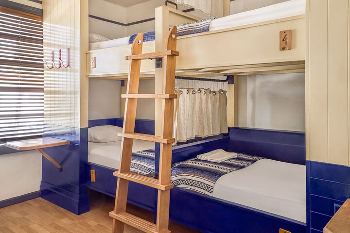 Room 35 of 61