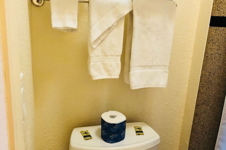 Room 12 of 19