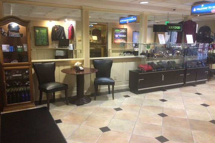 Midnight Rose & McGills Hotel & Casino