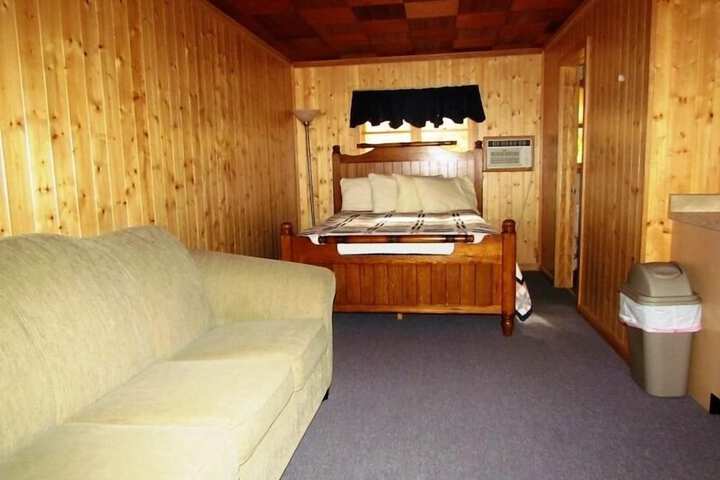 Room 33 of 59