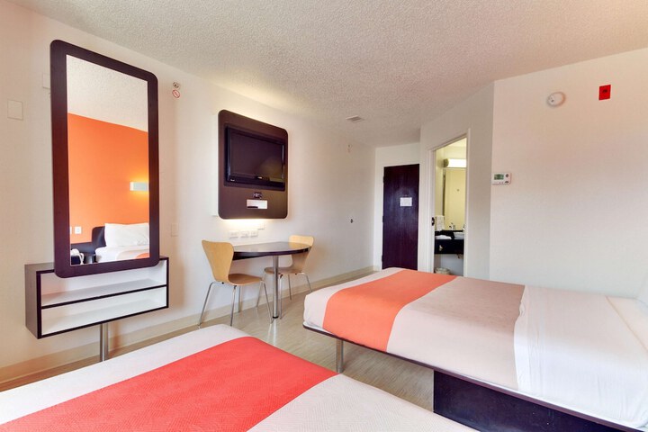 Room 34 of 38