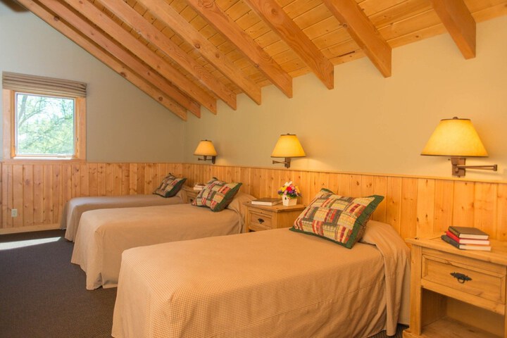 Sun Mountain Lodge