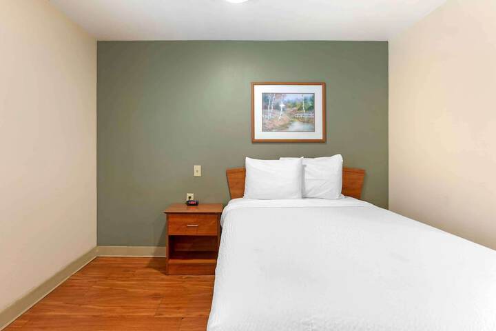 Room 21 of 28
