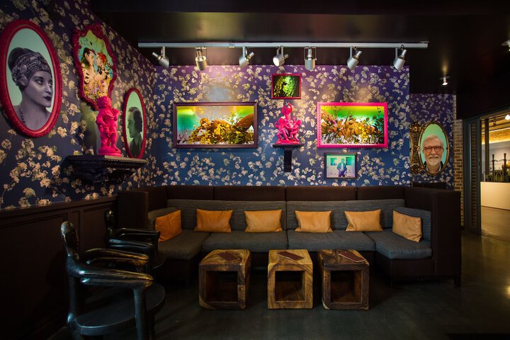 Lounge 49 of 54