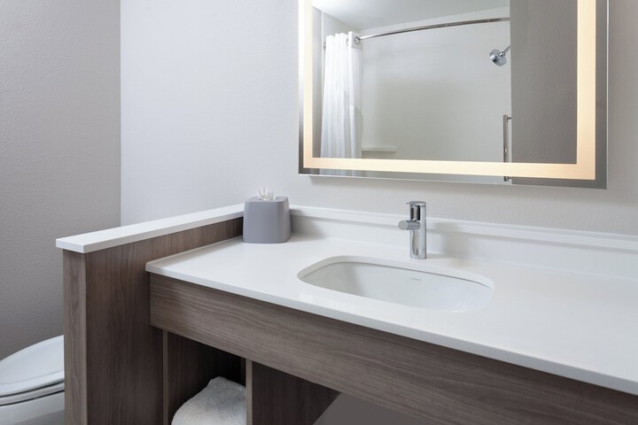 Holiday Inn Express & Suites Reedsburg - Dells Area by IHG