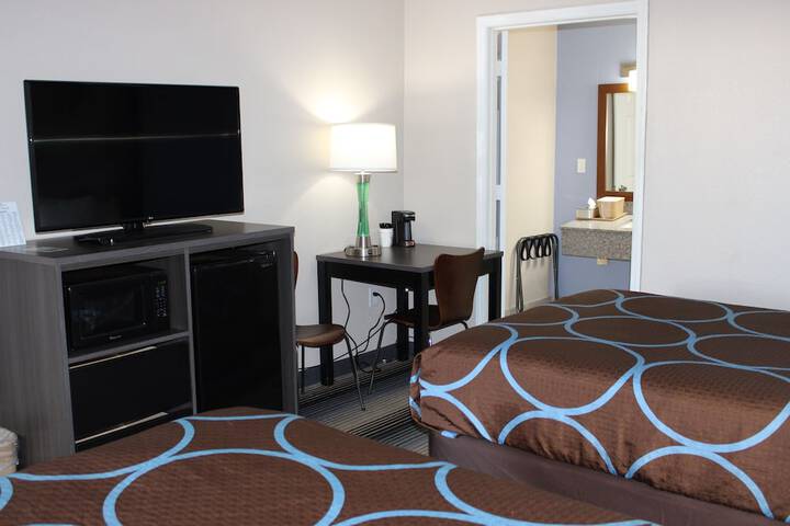 Room 12 of 18