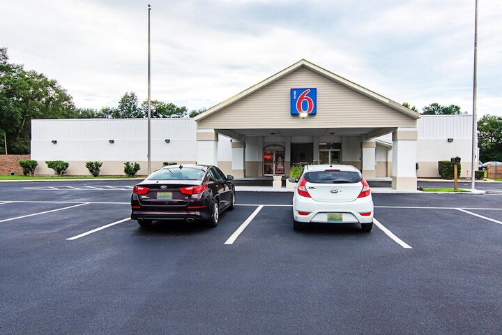 Motel 6 Bay Minette AL