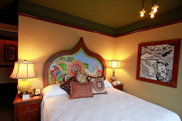 Room 18 of 74