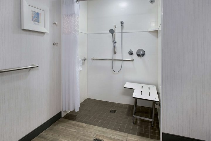 Room 21 of 34