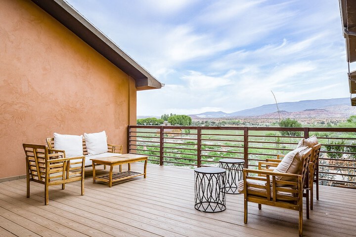 Red Sands Hotel