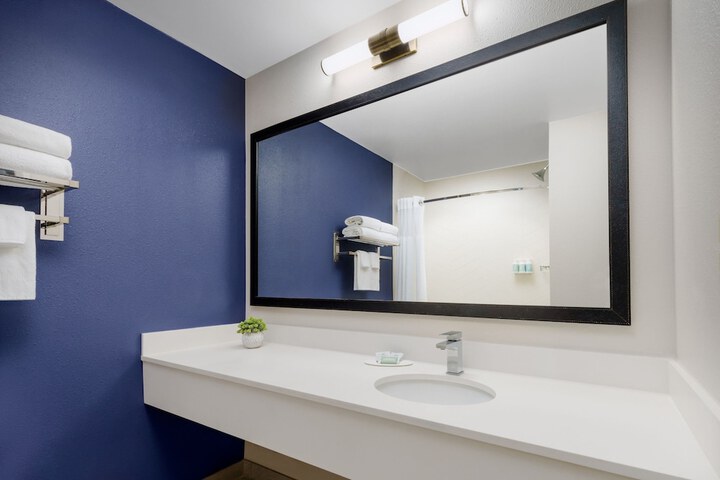 Room 15 of 36