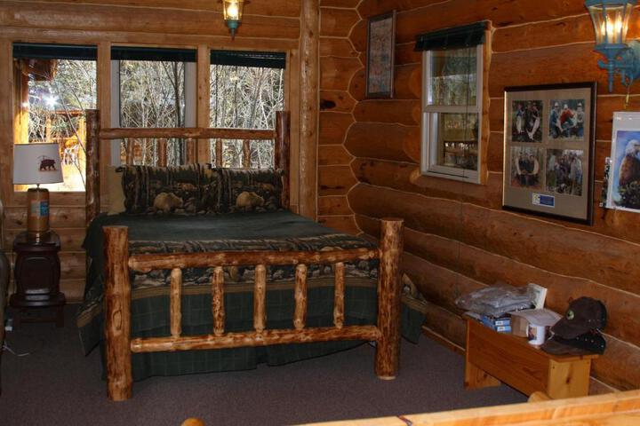 Wise Old Hunter Lodge
