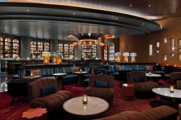 Lounge 146 of 182