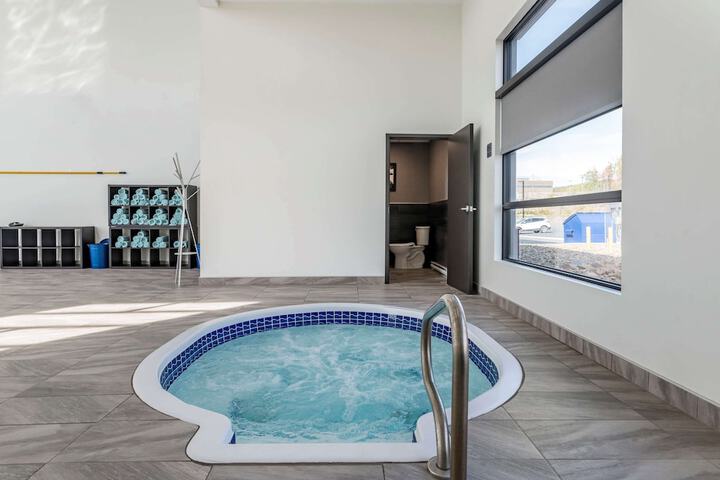 Pool 7 of 65