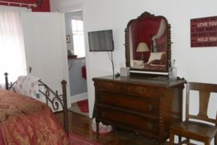 Maple Street Bed & Breakfast