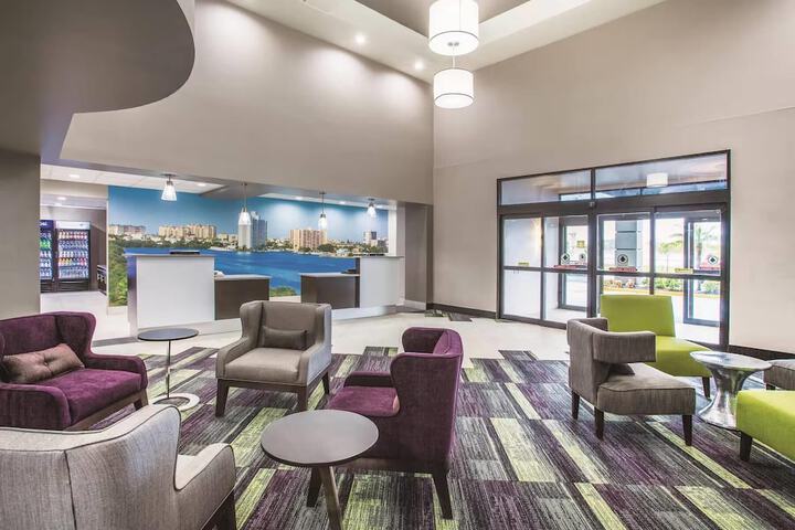 Comfort Inn & Suites Clearwater South - Pinellas Park